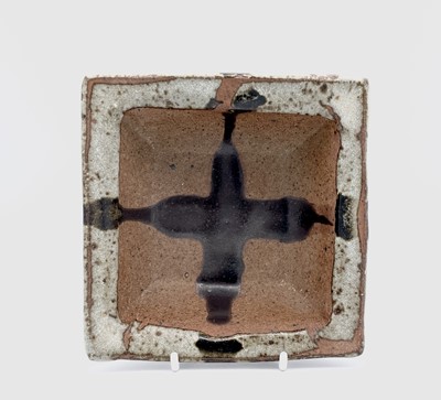 Lot 254 - Janet LEACH (1918-1997) A St Ives stoneware...