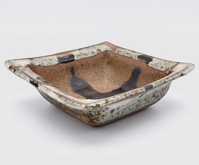 Lot 254 - Janet LEACH (1918-1997) A St Ives stoneware...