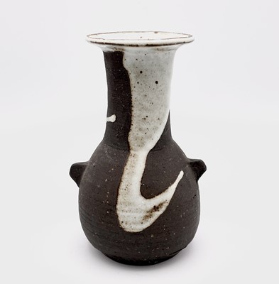 Lot 253 - Janet LEACH (1918-1997) A St Ives stoneware...