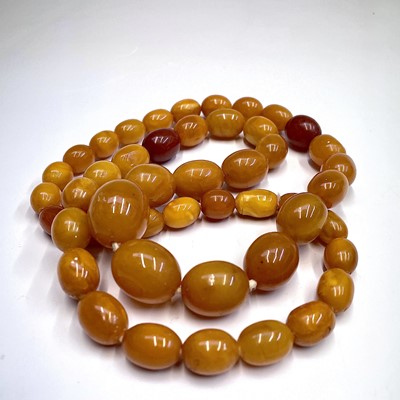 Lot 175 - Butterscotch amber necklace 122g.