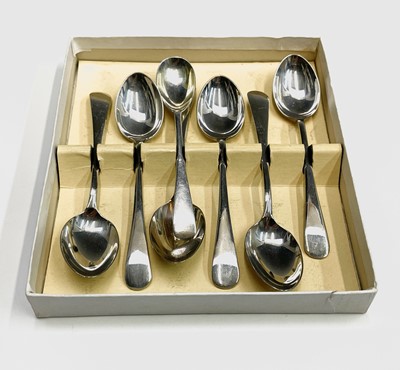 Lot 133 - Six silver Old English pattern teaspoons...