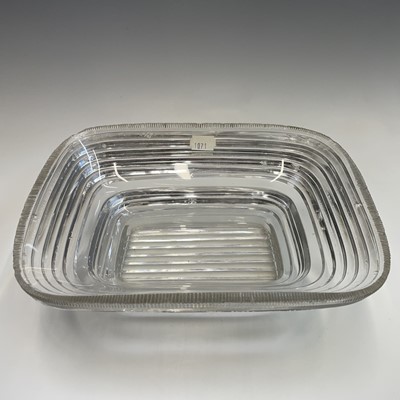 Lot 1025 - A 19th century slice cut glass bowl, width...