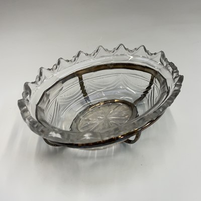 Lot 1025 - A 19th century slice cut glass bowl, width...