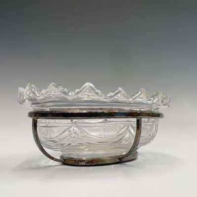 Lot 1025 - A 19th century slice cut glass bowl, width...