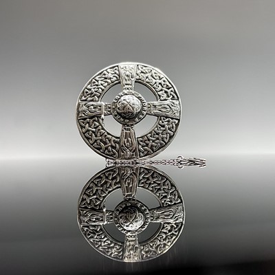 Lot 166 - An Alexander Ritchie Iona silver Prioress Anna...