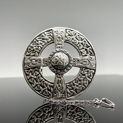 Lot 166 - An Alexander Ritchie Iona silver Prioress Anna...