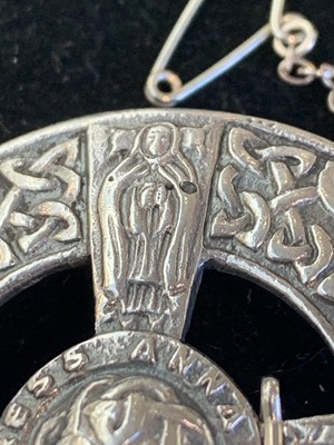 Lot 166 - An Alexander Ritchie Iona silver Prioress Anna...