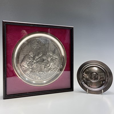 Lot 132 - A Birmingham Mint silver 1977 Christmas plate...