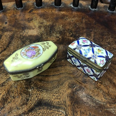 Lot 220 - A Limoges trinket box and one other trinket...