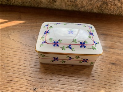 Lot 227 - A Herend porcelain trinket box.