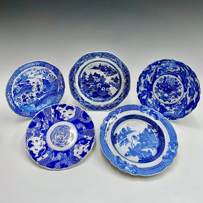 Lot 134 - Two Chinese export blue and white porcelain...