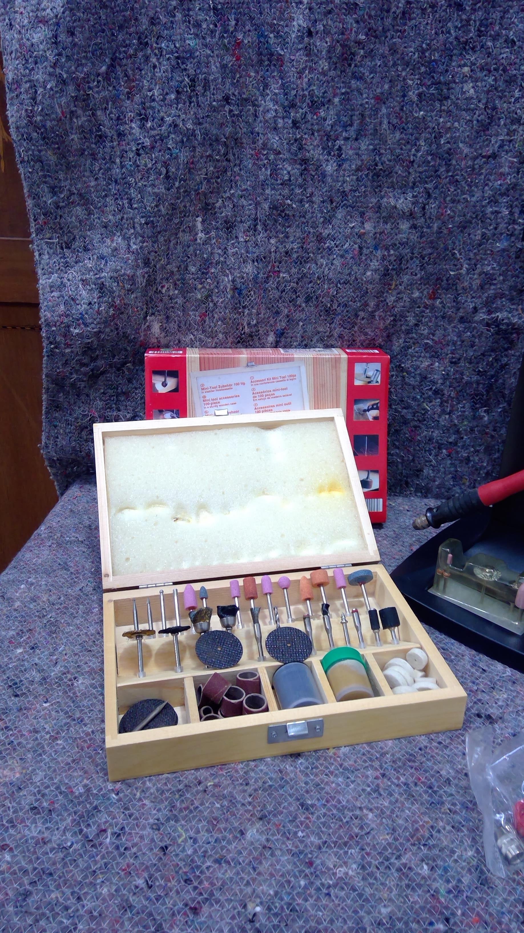 Lot 161 PERFORMANCE 140w Rotary Power Tool with