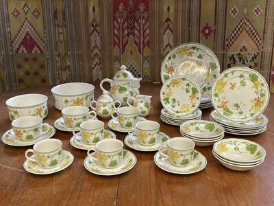 Lot 1143 - An extensive Villeroy & Boch ‘Geranium’...