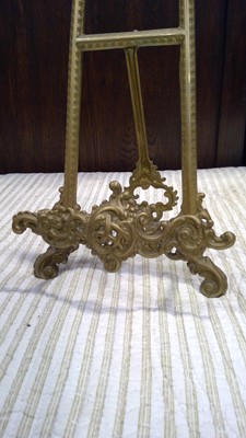 Lot 47 - Vintage Ornate Table Easel, height 41cm