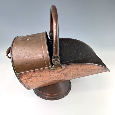 Lot 214 - A Georgian copper coal scuttle, height 30.5cm,...