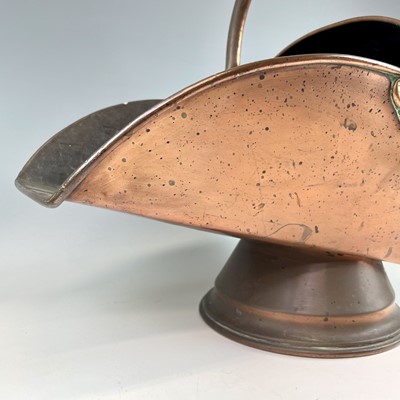 Lot 214 - A Georgian copper coal scuttle, height 30.5cm,...