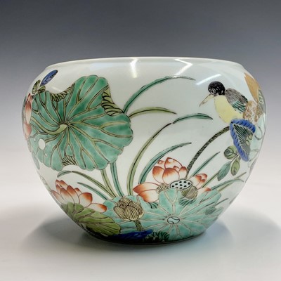 Lot 133 - A Chinese famille verte porcelain jardiniere,...
