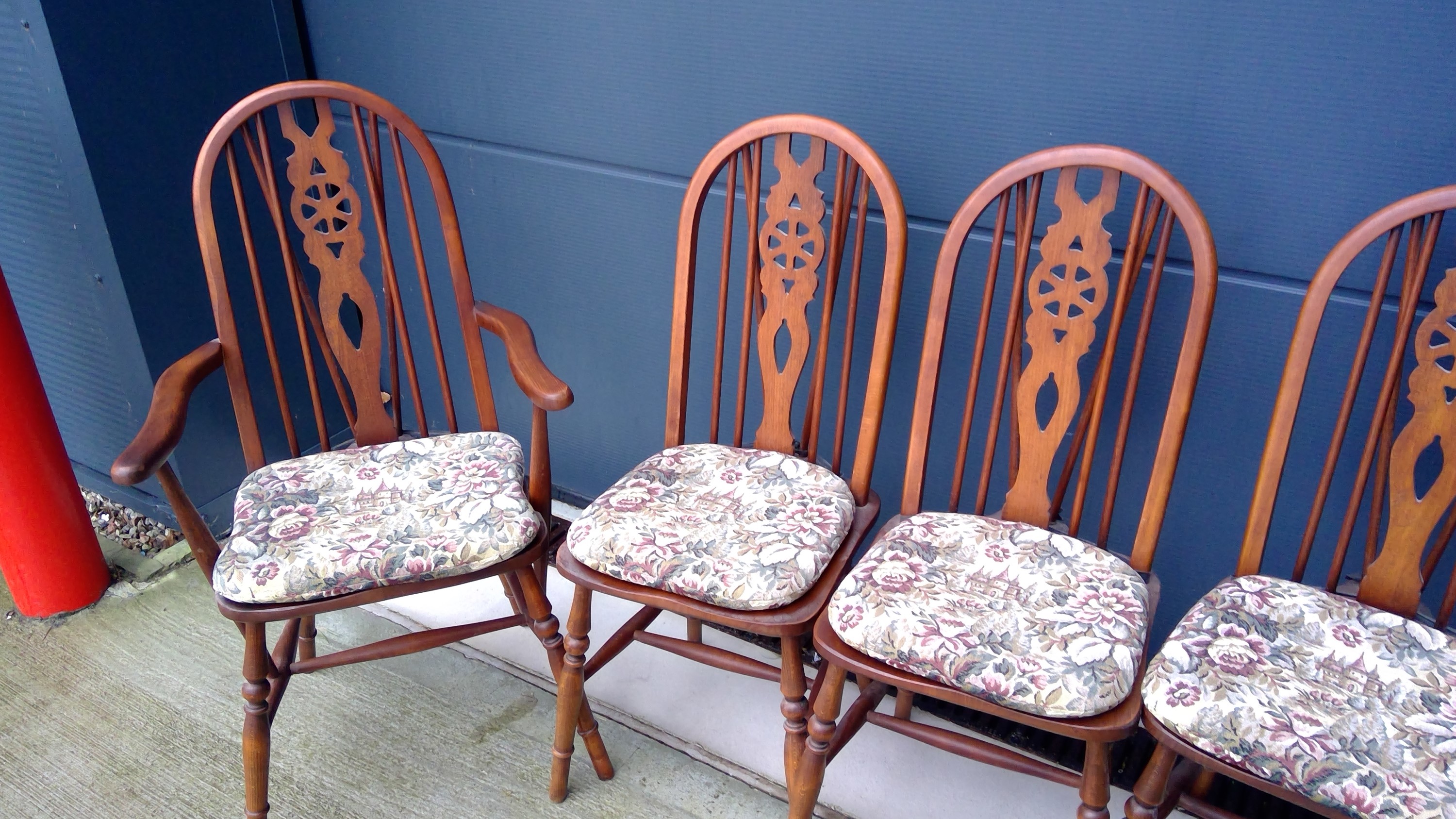 Lot 76 WOOD BRO'S Old Charm Furniture, Six Wheelback
