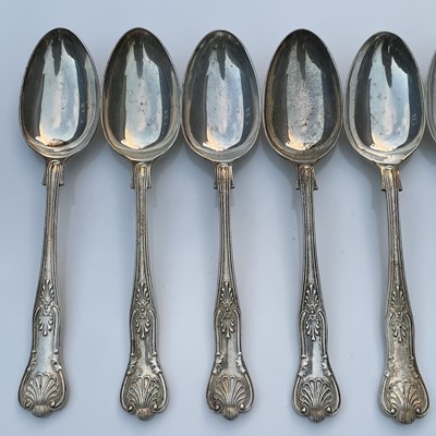 Lot 8 - A modern silver set of nine Kings Pattern...