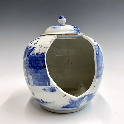 Lot 87 - A Chinese blue and white porcelain jar and...