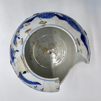 Lot 87 - A Chinese blue and white porcelain jar and...