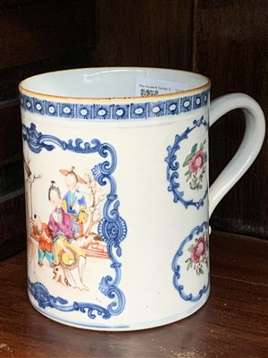 Lot 248 - A Chinese export porcelain tankard, with...