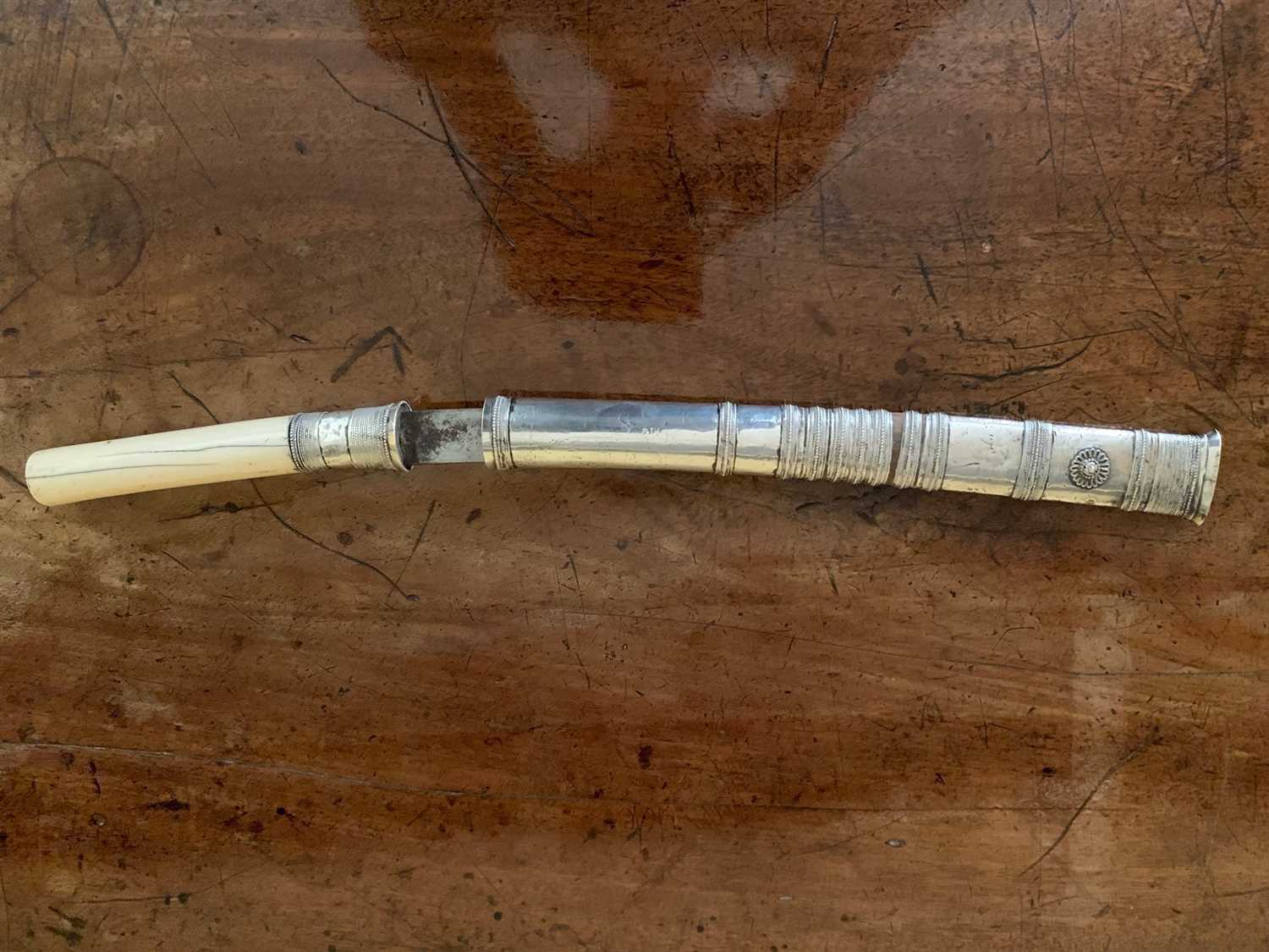 Lot 98 - A late 19th/early 20h century Burmese dagger...