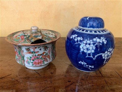 Lot 252 - A Chinese prunus pattern ginger jar, and a...