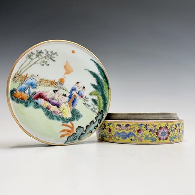 Lot 20 - A Chinese famille rose porcelain circular box...