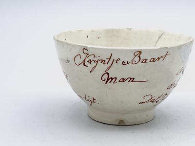 Lot 883 - A spongeware decorated razor box, together...