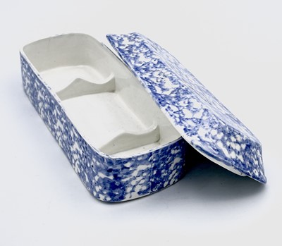 Lot 883 - A spongeware decorated razor box, together...