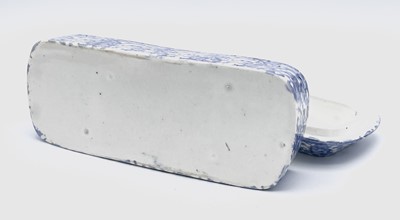 Lot 883 - A spongeware decorated razor box, together...