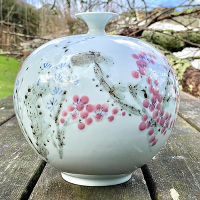 Lot 117 - A Korean porcelain vase, 20th century, of...
