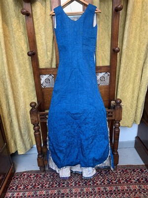 Lot 265 - Miscellaneous Chinese silks in one box.