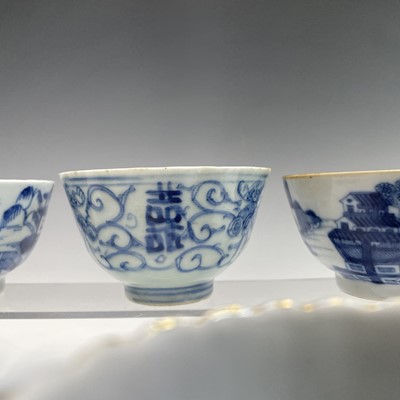 Lot 74 - A Chinese export porcelain fluted cup, 18th...