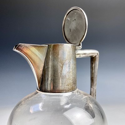 Lot 60 - A George V silver mounted glass claret jug by...