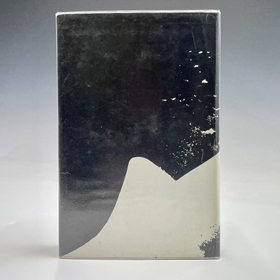 Lot 351 - JAWS By Peter Benchley (1974) London: Andre...