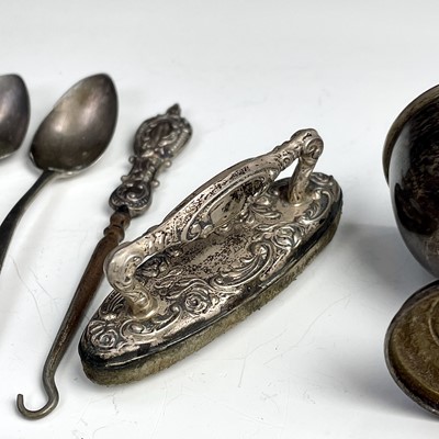 Lot 68 - Miscelleneous silver including an egg cup, set...