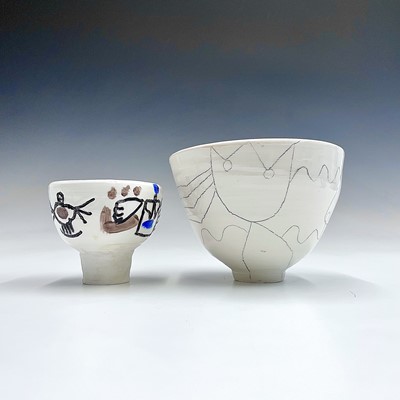 Lot 642 - Tony SHIELS (1938) Two footed bowls Each with...