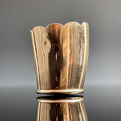 Lot 694 - A 15ct hallmarked rose gold finial, London...