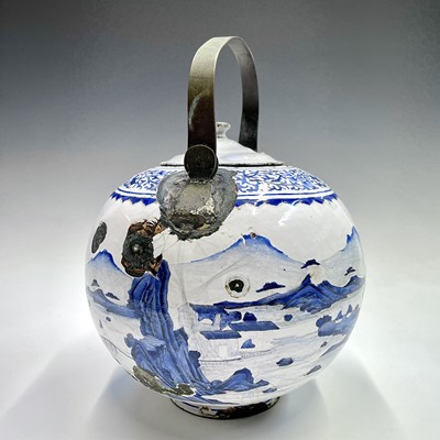 Lot 138 - A Chinese enamel teapot, 19th century, with...