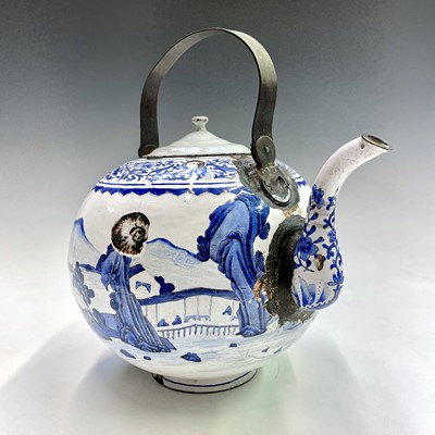 Lot 138 - A Chinese enamel teapot, 19th century, with...