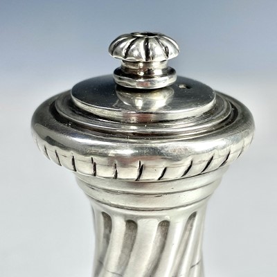 Lot 74 - A Victorian silver capstan pepper grinder by...