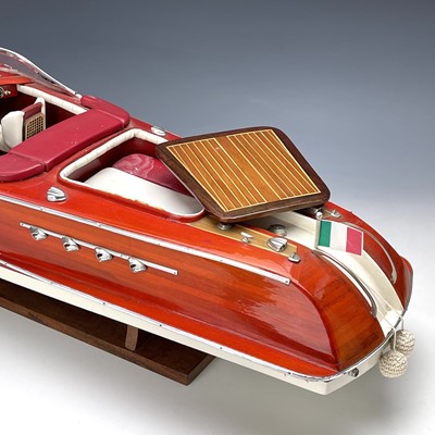 Lot 58 - A well made Riva Aquarama model speedboat with...
