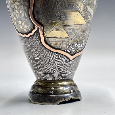 Lot 68 - A Japanese Komai style vase, signed Asai of...