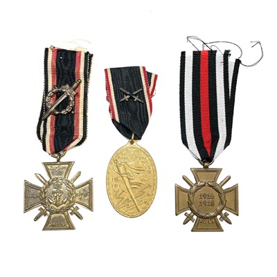 Lot 228 - Germany WWI Medals - 5 Medals and Badge....