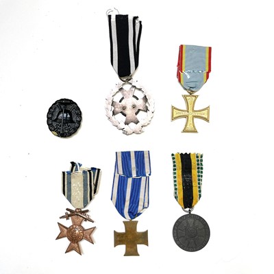Lot 229 - Germany WWI Medals - 5 Medals and Badge....