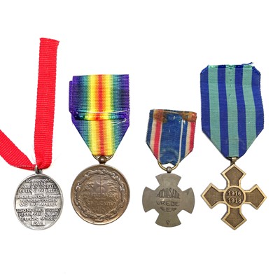Lot 216 - Romania / Netherlands / Switzerland WWI Medals...