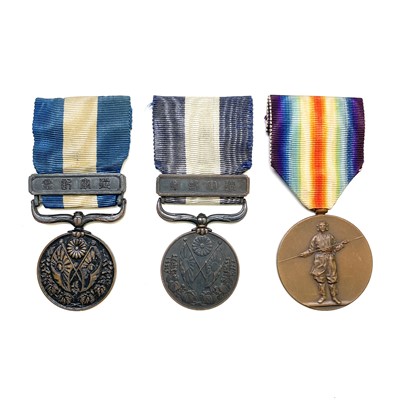 Lot 213 - Japan WWI Medals - 3 Medals. War Medal 1914-15,...