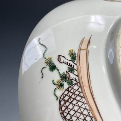 Lot 171 - A Japanese porcelain dish, 19th century,...